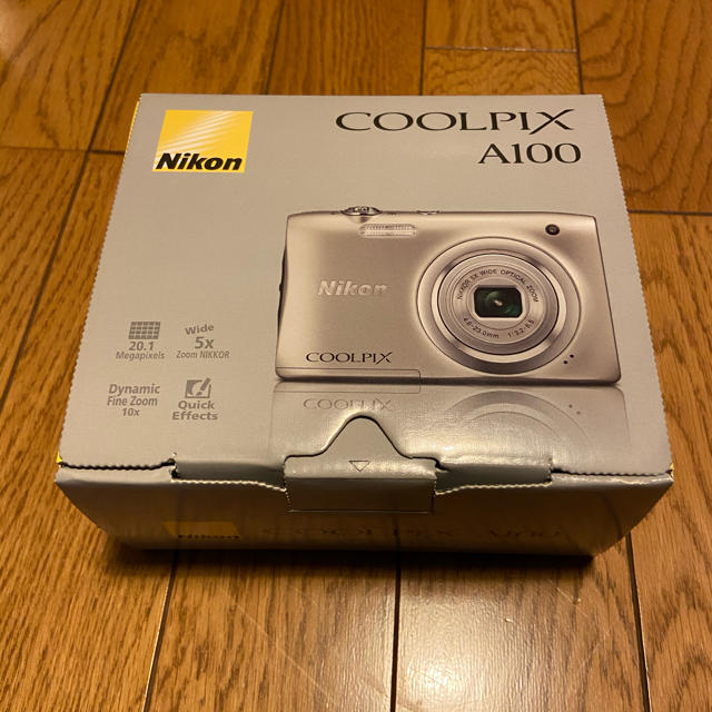 Nikon coolpix A100 シルバーカメラ