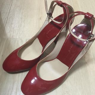 ザラ(ZARA)のZARA レッドパンプス 未使用(ハイヒール/パンプス)