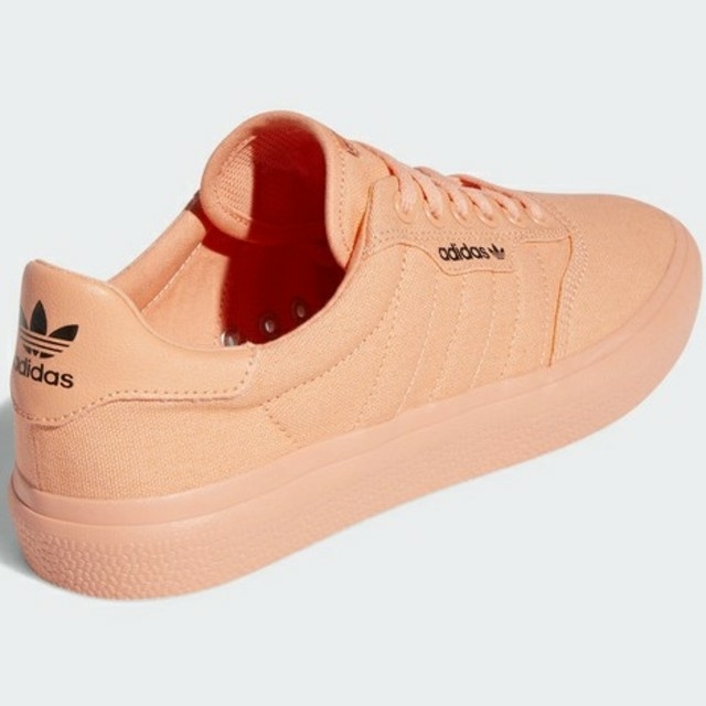 adidas(アディダス)のadidas  公式完売品 スニーカー オレンジ☆ 23.5cm新品　NIKIE レディースの靴/シューズ(スニーカー)の商品写真