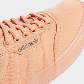 アディダス(adidas)のadidas  公式完売品 スニーカー オレンジ☆ 23.5cm新品　NIKIE(スニーカー)