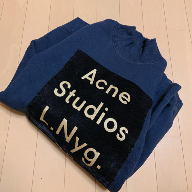 Acne Studios 大人気ロゴスウェット