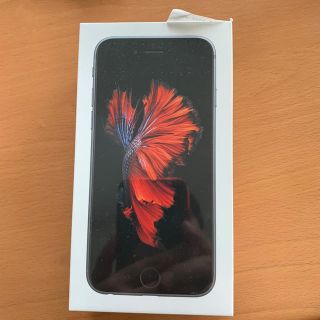 アイフォーン(iPhone)の新品未使用未開封　iPhone6s スペースグレー　32GB SIMフリー(携帯電話本体)