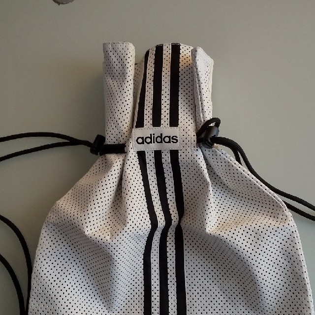 adidas(アディダス)のadidas 茶巾型 バッグ スポーツ/アウトドアのスノーボード(バッグ)の商品写真