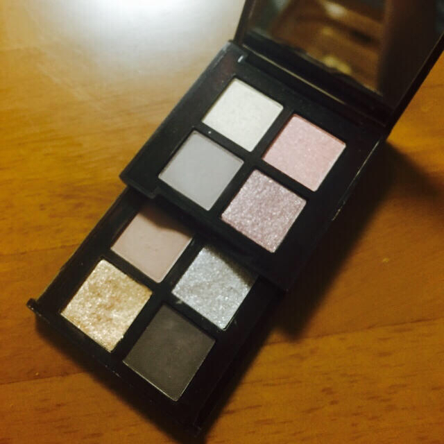 BOBBI BROWN(ボビイブラウン)のBOBBI BROWN 限定アイパレット コスメ/美容のベースメイク/化粧品(アイシャドウ)の商品写真