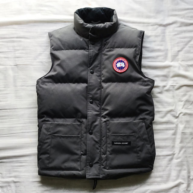 CANADA GOOSE(カナダグース)のカナダグース ダウンベスト 正規品 メンズのジャケット/アウター(ダウンベスト)の商品写真