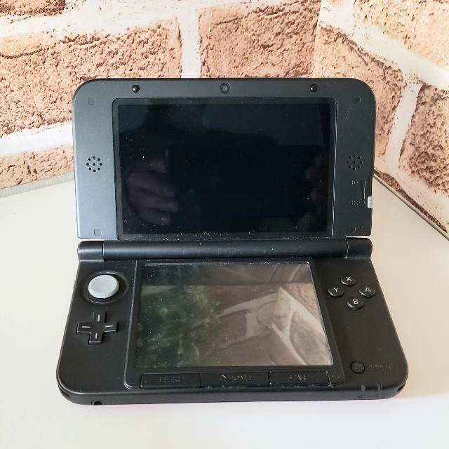 ニンテンドー3DS(ニンテンドー3DS)のNintendo 3DS  LL 本体 レッド/ブラック エンタメ/ホビーのゲームソフト/ゲーム機本体(携帯用ゲーム機本体)の商品写真