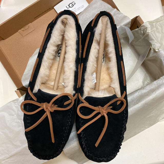 UGG(アグ)のUGG モカシン新品 レディースの靴/シューズ(スリッポン/モカシン)の商品写真