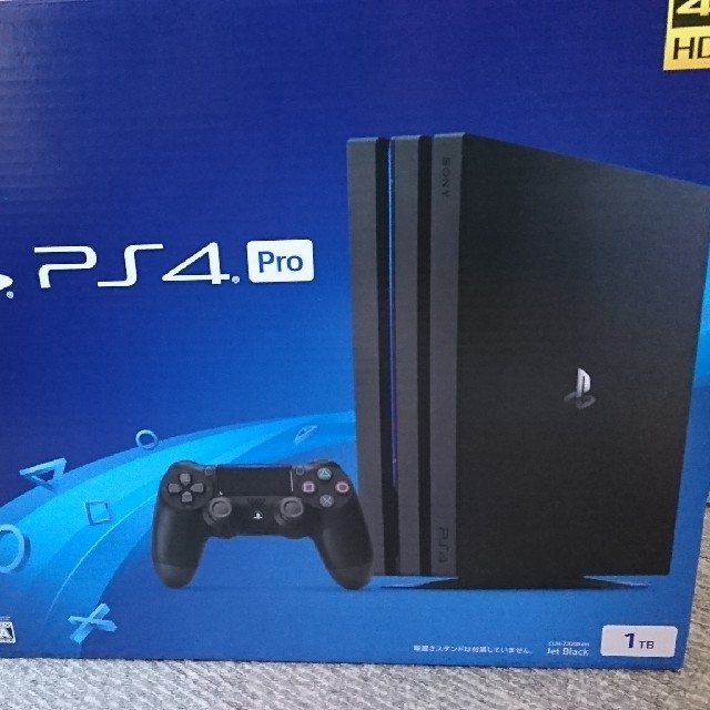 PlayStation4(プレイステーション4)のPS4 Pro CUH7200B エンタメ/ホビーのゲームソフト/ゲーム機本体(家庭用ゲーム機本体)の商品写真