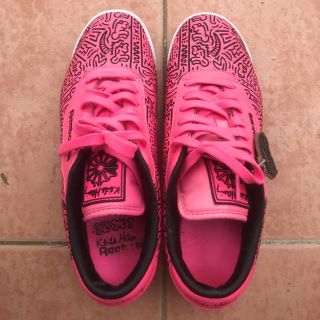 リーボック(Reebok)のReebok X Keith Haring コラボスニーカー ピンク☆美品(スニーカー)