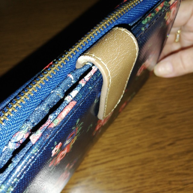 Cath Kidston(キャスキッドソン)のキャス・キッドソン　二つ折財布 レディースのファッション小物(財布)の商品写真
