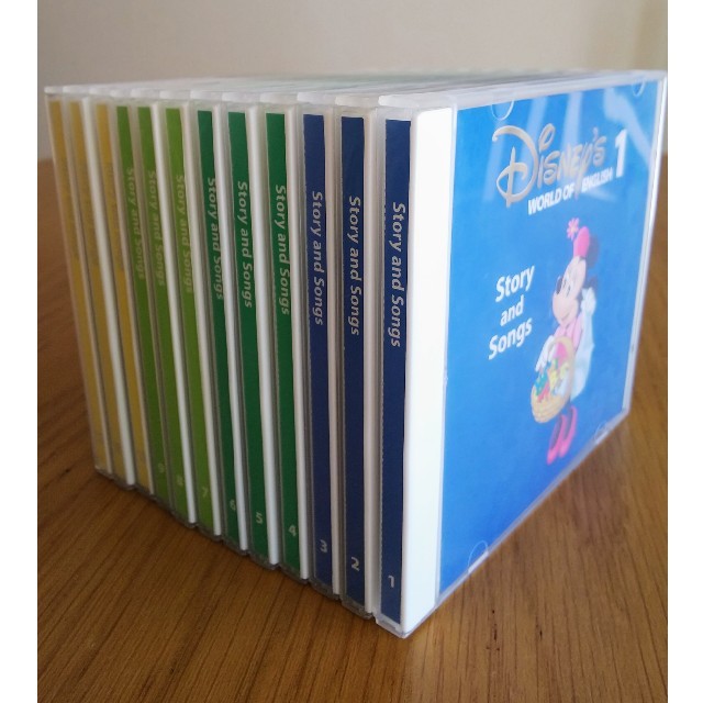 DWE ディズニー英語システム
ストーリー＆ソングス  CD12枚セット   キッズ/ベビー/マタニティのおもちゃ(知育玩具)の商品写真