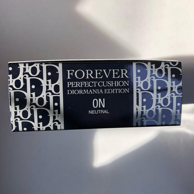 Dior(ディオール)のDior クッション　スキン フォーエヴァー　ファンデーション　限定　0N  コスメ/美容のベースメイク/化粧品(ファンデーション)の商品写真