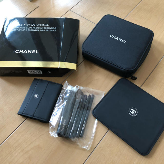 CHANEL(シャネル)のシャネル　クリスマスコフレセット コスメ/美容のキット/セット(コフレ/メイクアップセット)の商品写真