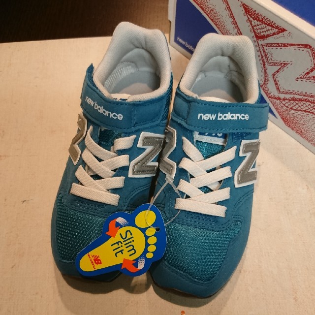 New Balance(ニューバランス)の新品 new balance スニーカー キッズ/ベビー/マタニティのキッズ靴/シューズ(15cm~)(スニーカー)の商品写真