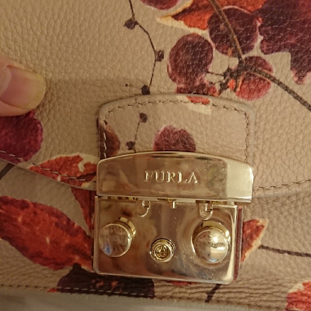 ????ニコライバーグマン コラボ ショルダー メトロポリス FURLA????