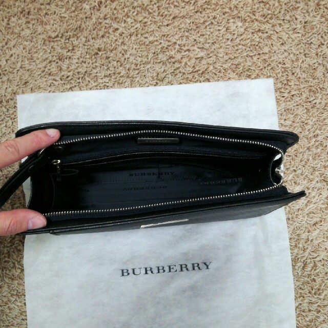 BURBERRY(バーバリー)のBURBERRY セカンドバッグ 黒(新品未使用) メンズのバッグ(セカンドバッグ/クラッチバッグ)の商品写真