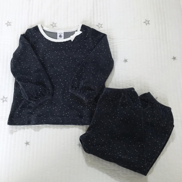 PETIT BATEAU(プチバトー)のプチバトー  ベロア  パジャマ  3ans キッズ/ベビー/マタニティのキッズ服女の子用(90cm~)(パジャマ)の商品写真