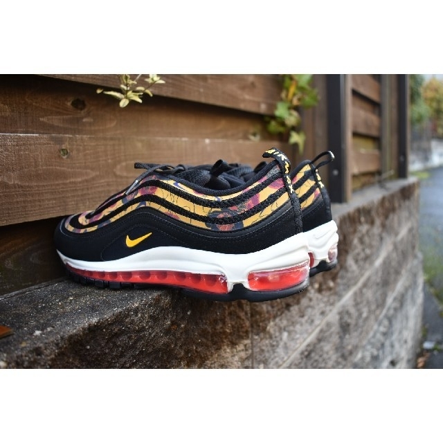 新品 NIKE AIR MAX 97 SE W 花柄黒スニーカー 27.5㎝