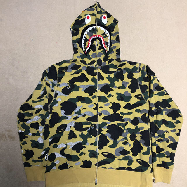 シャークパーカー　ape