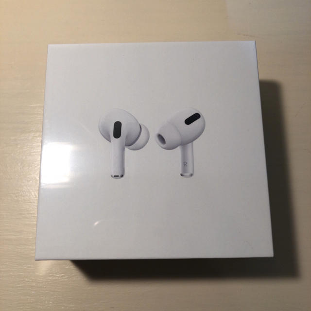 Apple(アップル)の【新品未開封】Air pods pro スマホ/家電/カメラのオーディオ機器(ヘッドフォン/イヤフォン)の商品写真