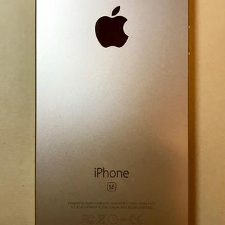アップル(Apple)のiPhone SE 16G 格安sim対応 ゴールド バッテリー95% (スマートフォン本体)