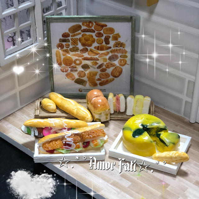 ミニチュアフード ミニチュアパン ミニチュアスイーツ パン屋 ハンドメイドの通販 By ミカ Shop ラクマ