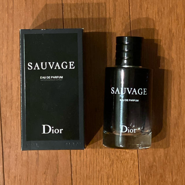 Dior(ディオール)のDior SAUVAGE edp 100ml コスメ/美容の香水(香水(男性用))の商品写真