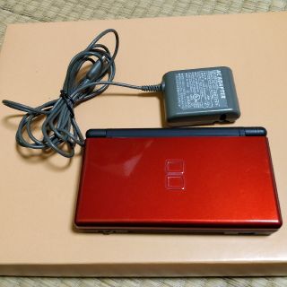 ニンテンドーDS(ニンテンドーDS)のDS Lite レッド 本体とアダプター(携帯用ゲーム機本体)