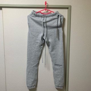 フィアオブゴッド(FEAR OF GOD)の☆新品未使用☆ FOG ESSENTIALS スウェットパンツ グレーXSサイズ(その他)