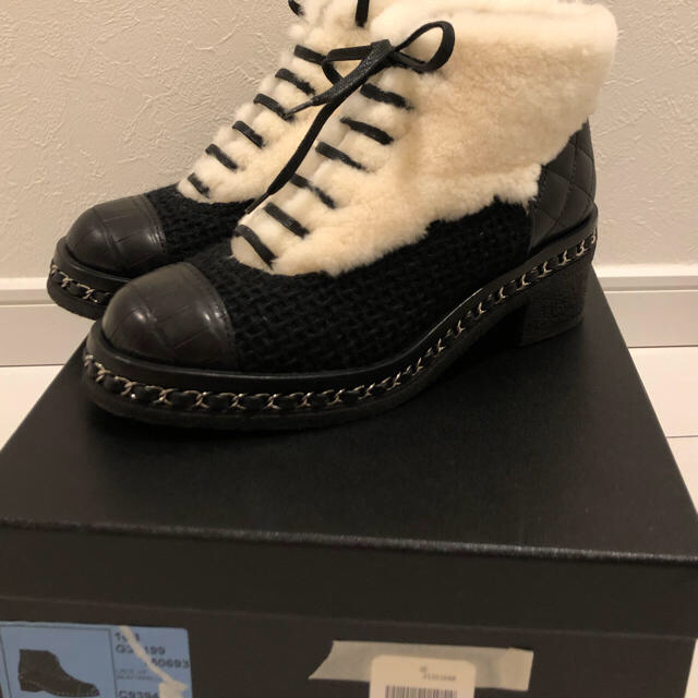 CHANEL シャネル　ファー　ブーツ