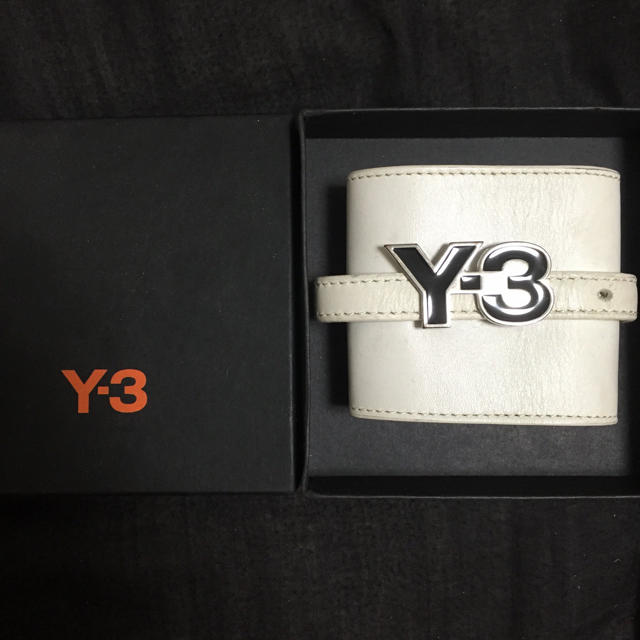 Y-3(ワイスリー)のレア！Y-3 レザーブレス メンズのアクセサリー(バングル/リストバンド)の商品写真