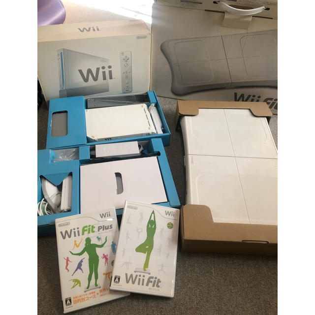 Wii本体　Wii fit  バランスボードのセット