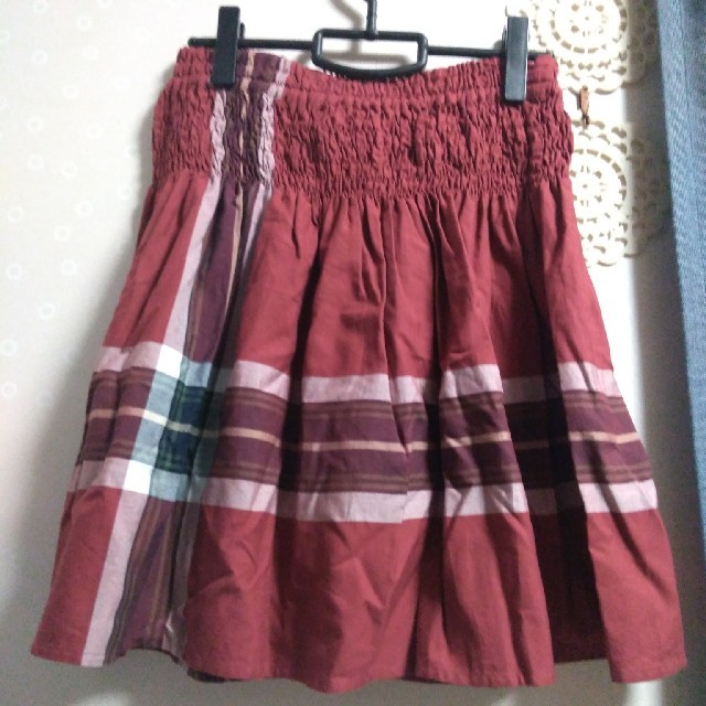 Yorkland(ヨークランド)の【SALE】ヨークランド＊＊赤 スカート レディースのスカート(ひざ丈スカート)の商品写真