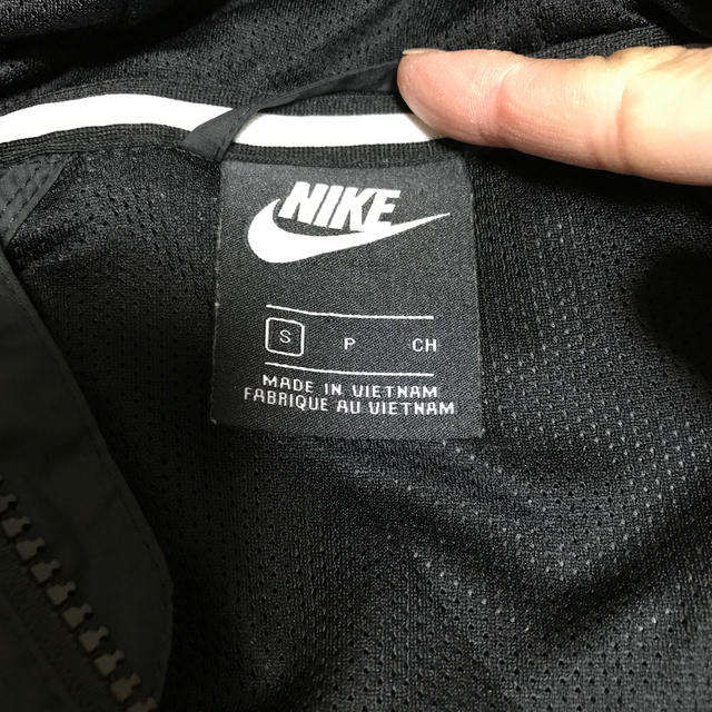 NIKE(ナイキ)のhnn様。ナイキジュニアジャンパー キッズ/ベビー/マタニティのキッズ服男の子用(90cm~)(ジャケット/上着)の商品写真