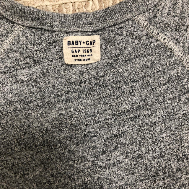 babyGAP(ベビーギャップ)のGAP スウェット ロンパース グレー 6-12m 美品 キッズ/ベビー/マタニティのベビー服(~85cm)(ロンパース)の商品写真
