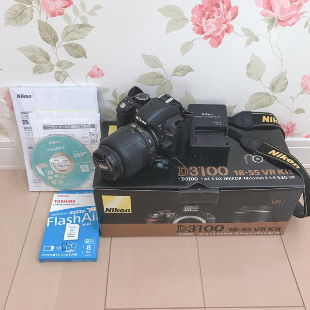 Nikon D3100 一眼レフカメラ18-55mmレンズ WiFiSD付きのサムネイル