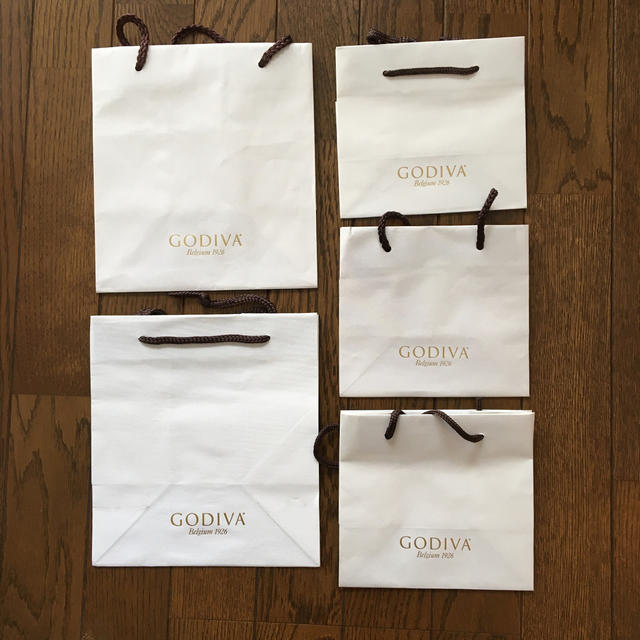 ゴディバ　ペーパーバッグ5枚セット レディースのバッグ(ショップ袋)の商品写真