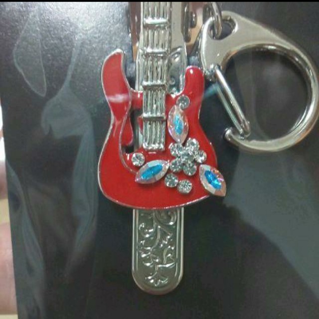 バックキークリップギター レディースのファッション小物(キーホルダー)の商品写真