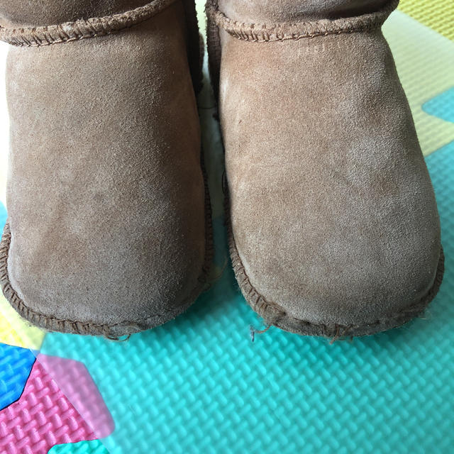 UGG(アグ)のUGG ブーツ キッズ/ベビー/マタニティのベビー靴/シューズ(~14cm)(ブーツ)の商品写真