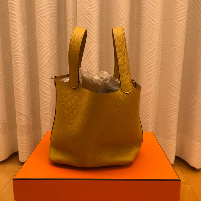 Hermes(エルメス)のじゅんこ様 エルメス　ピコタンロックMM　ジョーヌアンブル　トリヨンクレマンス レディースのバッグ(ハンドバッグ)の商品写真