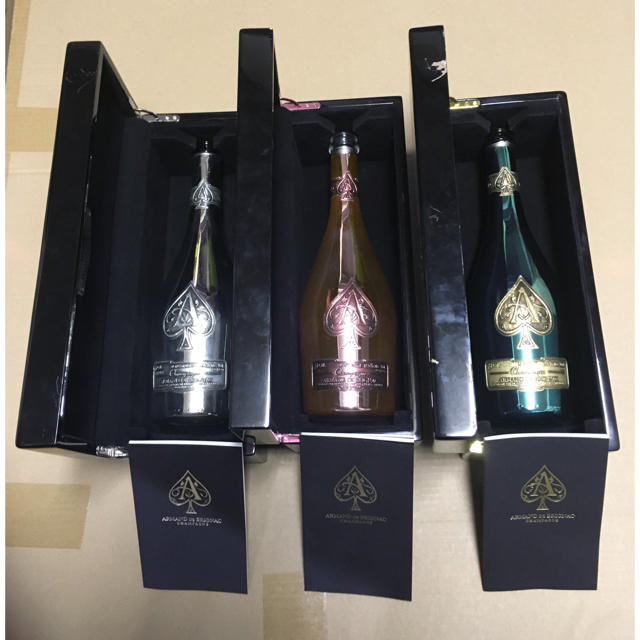 Dom Pérignon(ドンペリニヨン)の🍾アルマンド✨空箱空箱3本セット✨ 食品/飲料/酒の酒(シャンパン/スパークリングワイン)の商品写真