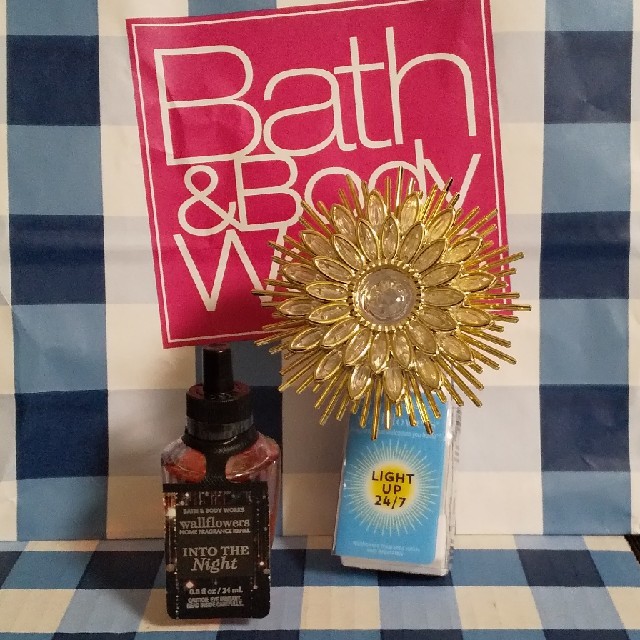 Bath & Body Works(バスアンドボディーワークス)のyuko様専用 バスアンドボディワークス ウォールフラワープラグ コスメ/美容のリラクゼーション(アロマポット/アロマランプ/芳香器)の商品写真