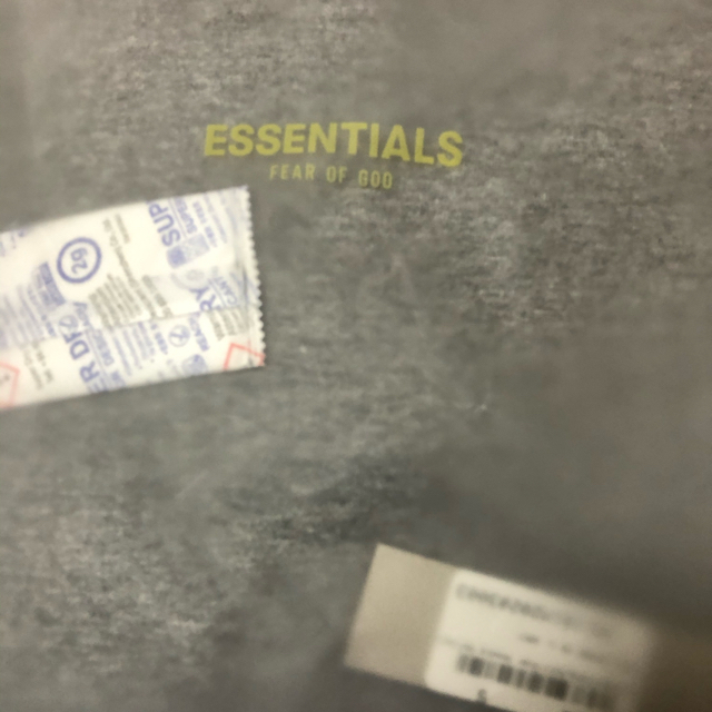 FEAR OF GOD(フィアオブゴッド)のFOG essentials エッセンシャルズ  パーカー　S メンズのトップス(パーカー)の商品写真