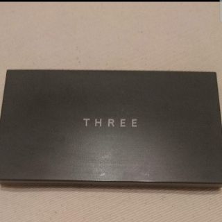 スリー(THREE)のTHREE パウダーファンデーション新品＆使用済みコンパクト(ファンデーション)