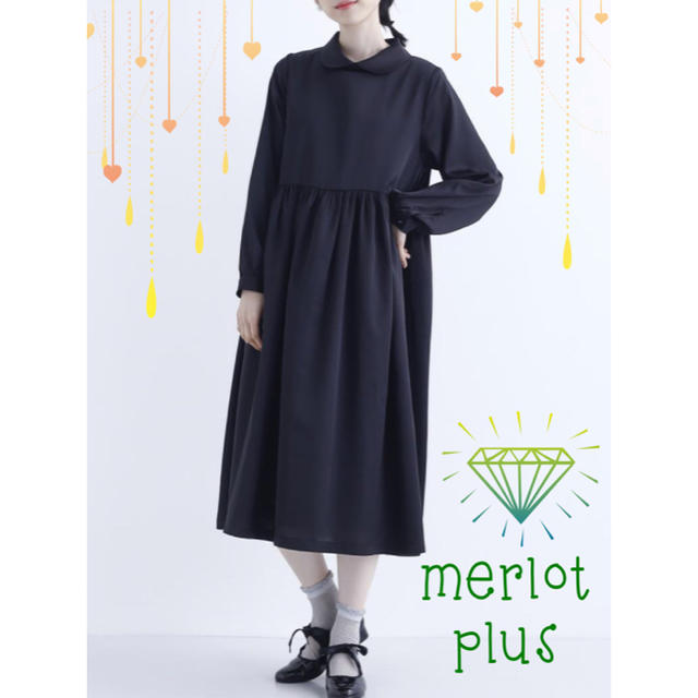 merlot(メルロー)のNEW【merlot plus】ギャザー切替丸襟サテンワンピース ★黒 レディースのワンピース(ロングワンピース/マキシワンピース)の商品写真