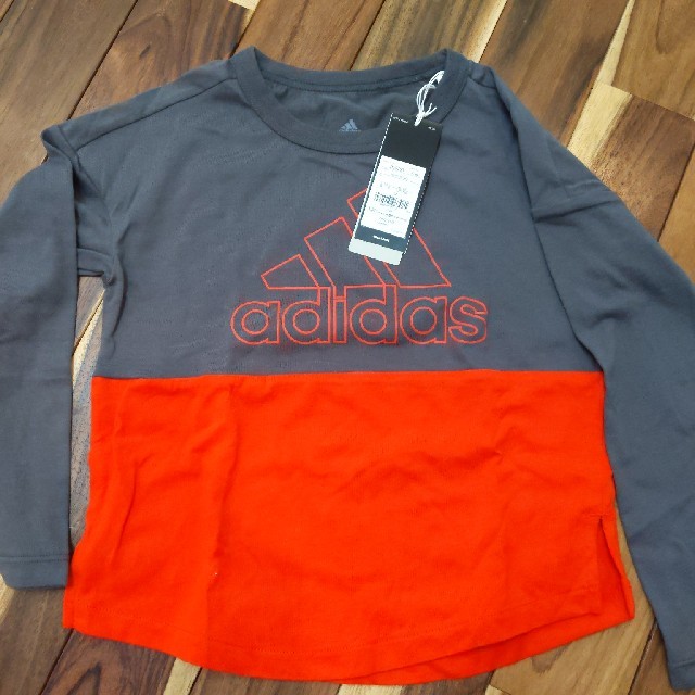 adidas(アディダス)の新品未使用アディダスロンT120 キッズ/ベビー/マタニティのキッズ服男の子用(90cm~)(Tシャツ/カットソー)の商品写真