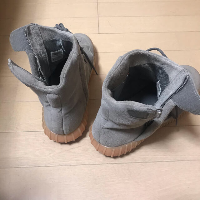 adidas(アディダス)のadidas yeezyboost750 Light Grey 27.5  メンズの靴/シューズ(スニーカー)の商品写真