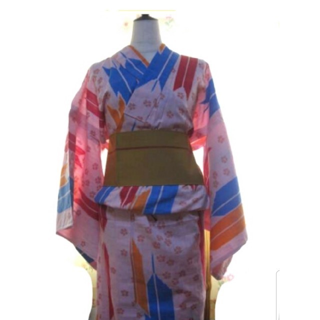 TSUMORI CHISATO(ツモリチサト)のツモリチサト浴衣矢羽根柄１回着用 レディースの水着/浴衣(浴衣)の商品写真