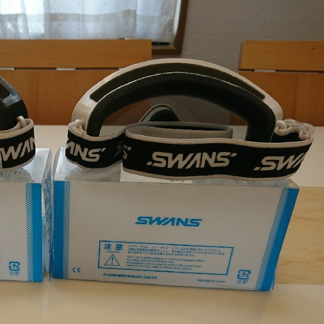 SWANS(スワンズ)のSWANS スキー スノーボード ゴーグル 白 スポーツ/アウトドアのスノーボード(アクセサリー)の商品写真