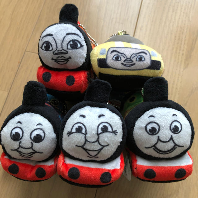 トーマス・パーシー・ジェームス・ニア・他、5点セット エンタメ/ホビーのおもちゃ/ぬいぐるみ(キャラクターグッズ)の商品写真